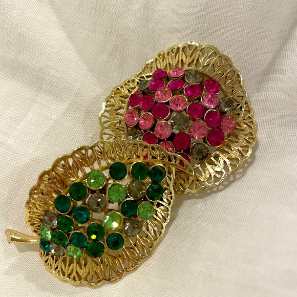 Three colorful brooches - Picture 1 of 6